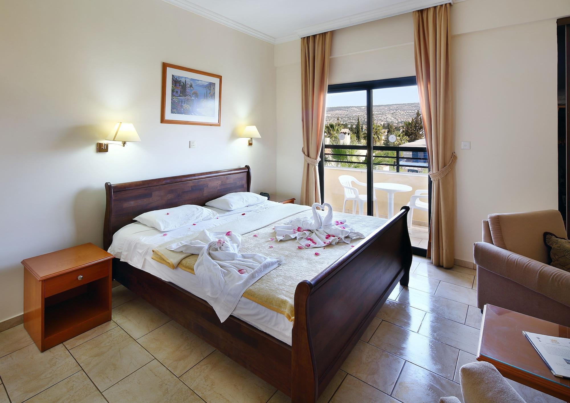 Panareti Coral Bay Resort Exteriör bild