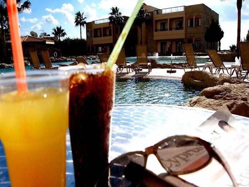 Panareti Coral Bay Resort Exteriör bild