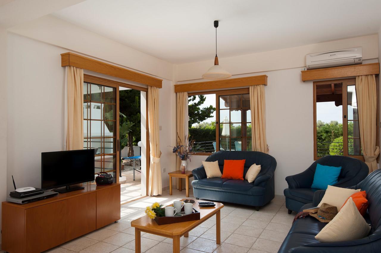Panareti Coral Bay Resort Exteriör bild