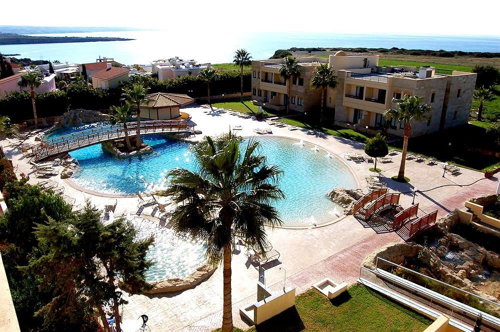 Panareti Coral Bay Resort Exteriör bild