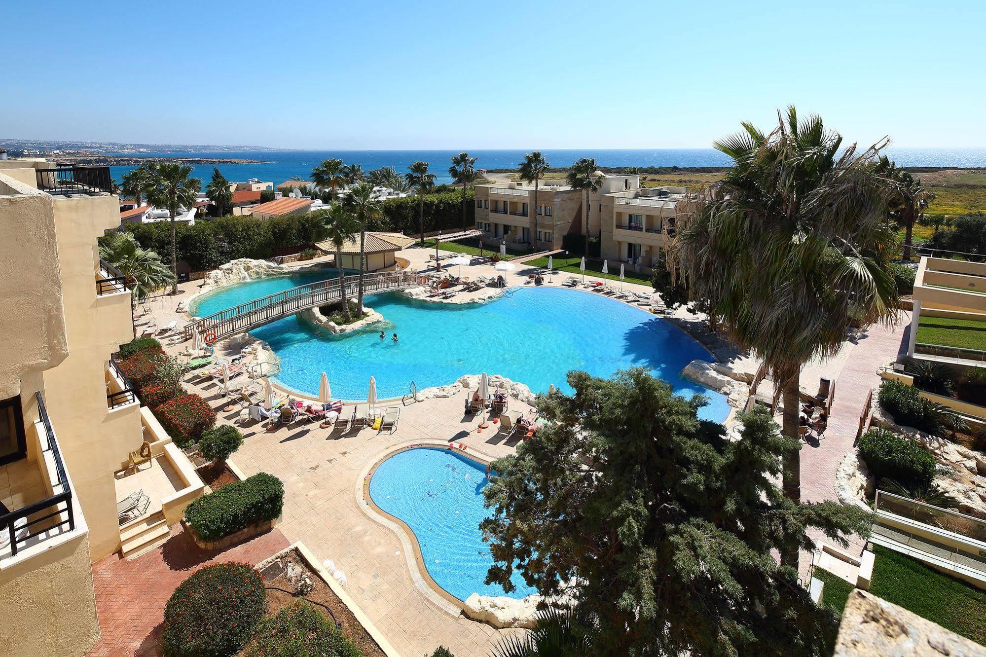 Panareti Coral Bay Resort Exteriör bild